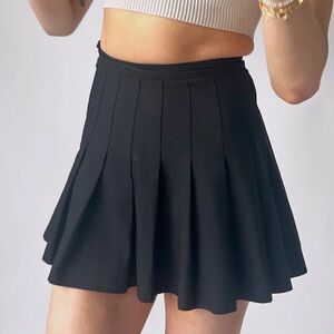 Talula Aritzia black mini pleated skirt